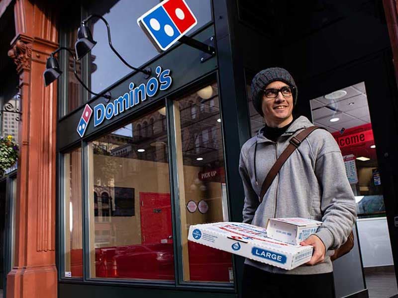 dominos-bg.webp